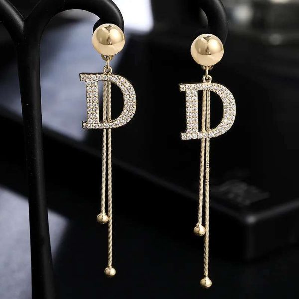 D letter drop chain earring - Image 2