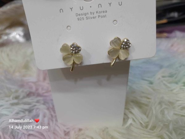 Four leaf earring - Image 2