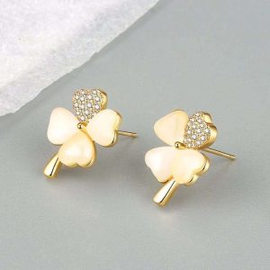 Four leaf earring